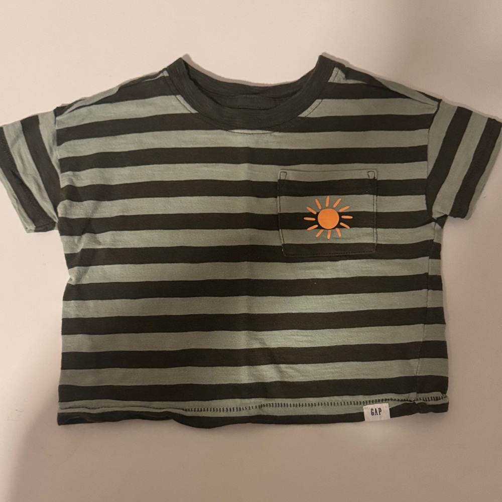 boxy striped sun pocket t-shirt baby gap 6-12 months